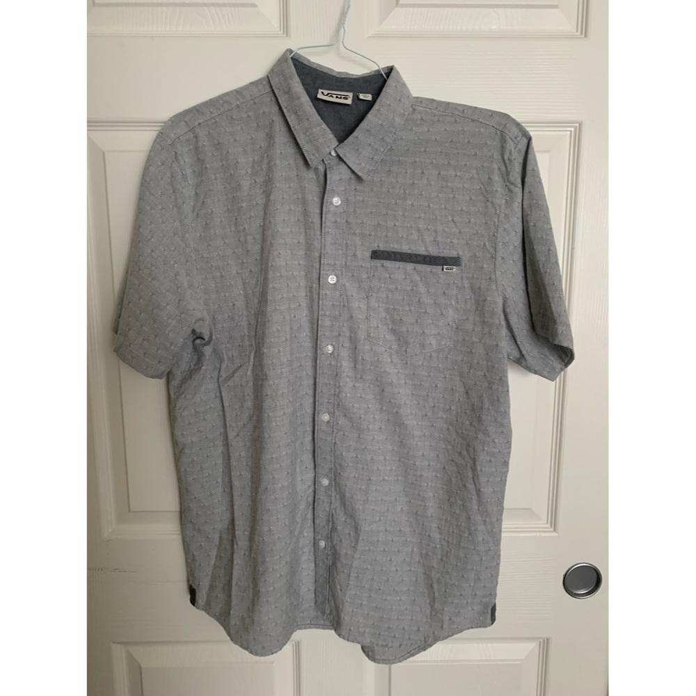 Van’s Button Down Shirt 🔴
